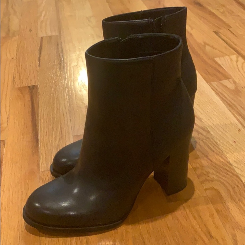 High heeled booties